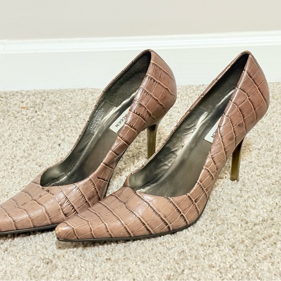 Steve Madden Women's Brown Croc-Embossed Heels - Picture 2 of 8